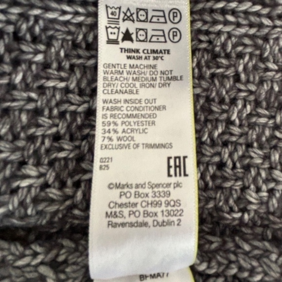 Marks and Spencer men's wool blend grey cable knit fishermen's sweater size M - Picture 11 of 11